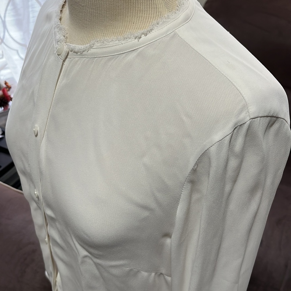 Club Monaco - Picture 5 of 10